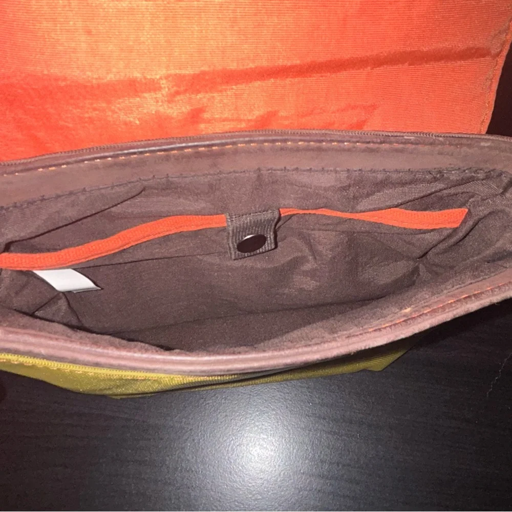 Ellington crossbody bag